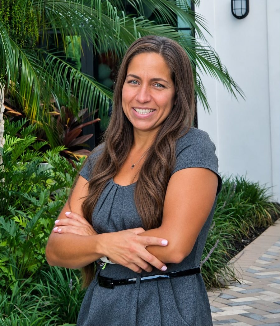 Magaly Moreno, real estate professional serving Naples, Florida